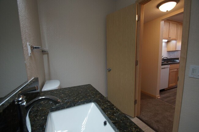 Building Photo - Modern Elegance Meets Comfort – Beautifully Renovated Two-Bedroom