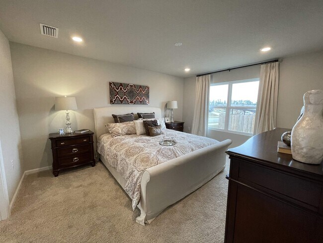 Building Photo - 23354 Shadowridge Dr