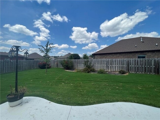 Building Photo - 2002 Price Ave