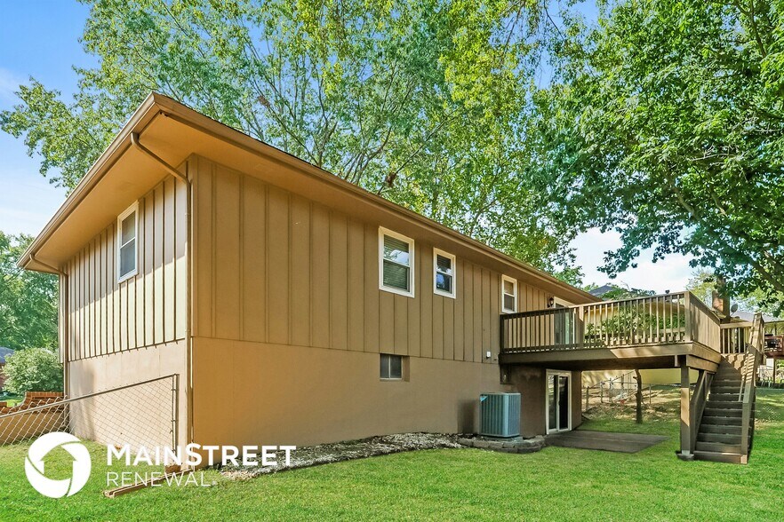 Building Photo - 513 NE Grant Dr