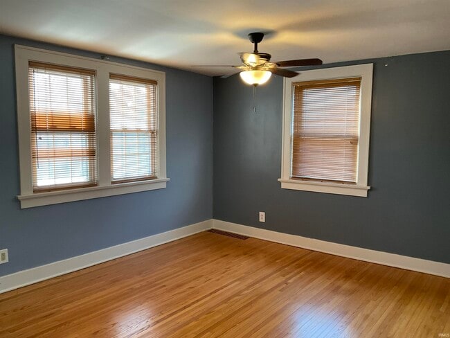 Building Photo - 3621 Hoagland Ave