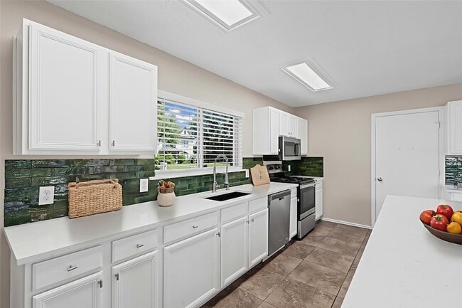 Building Photo - 6505 Tara Ln