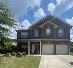 Building Photo - Prime Forsyth Location!