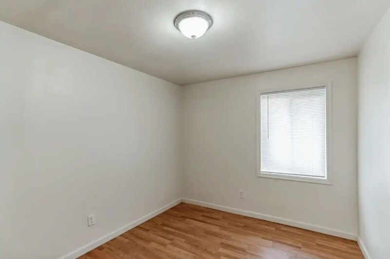 Building Photo - 591 W Sherman St