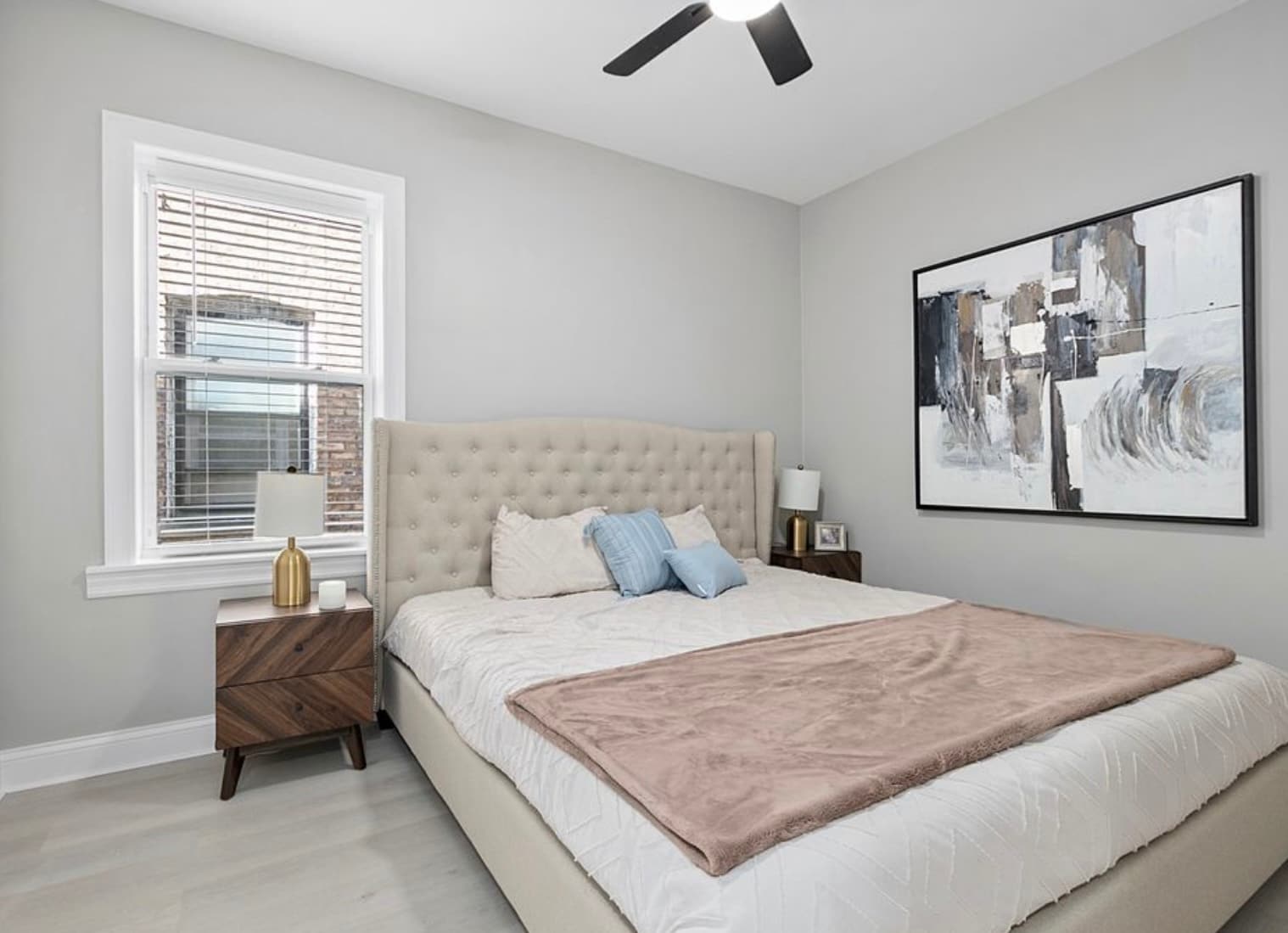 Building Photo - 1809 W Armitage Ave