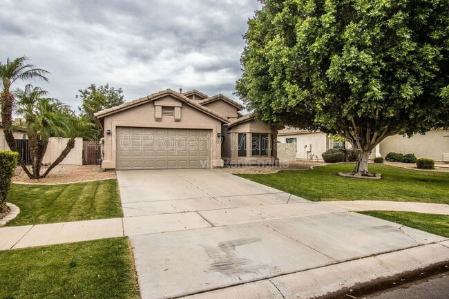 Building Photo - 1944 W Canyon Way