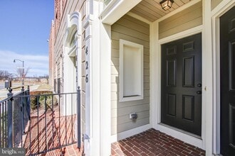 Building Photo - 426 Exchange Avenue