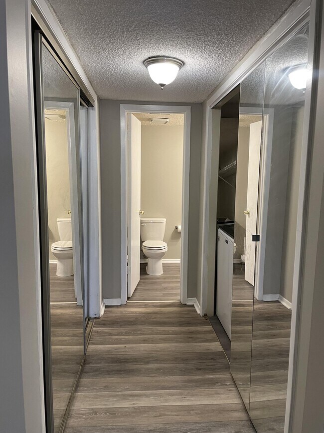 Building Photo - 6601 Willow Pointe Dr NW