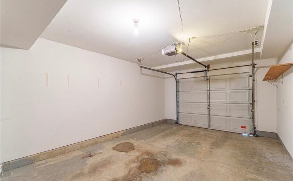 Building Photo - 2342 Raider Dr