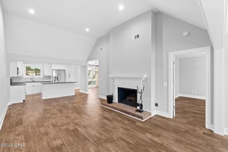 Building Photo - 4305 Bay Point Rd