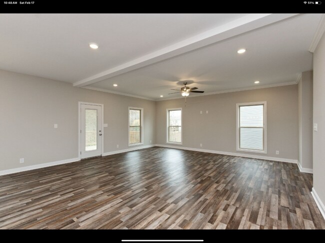 Living area - 1086 Spicer Dr