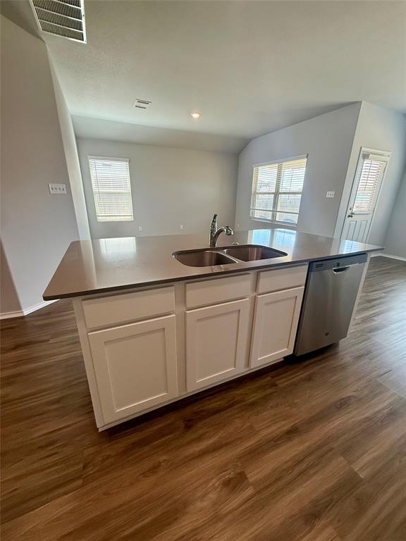 Building Photo - 660 Xanadu Dr