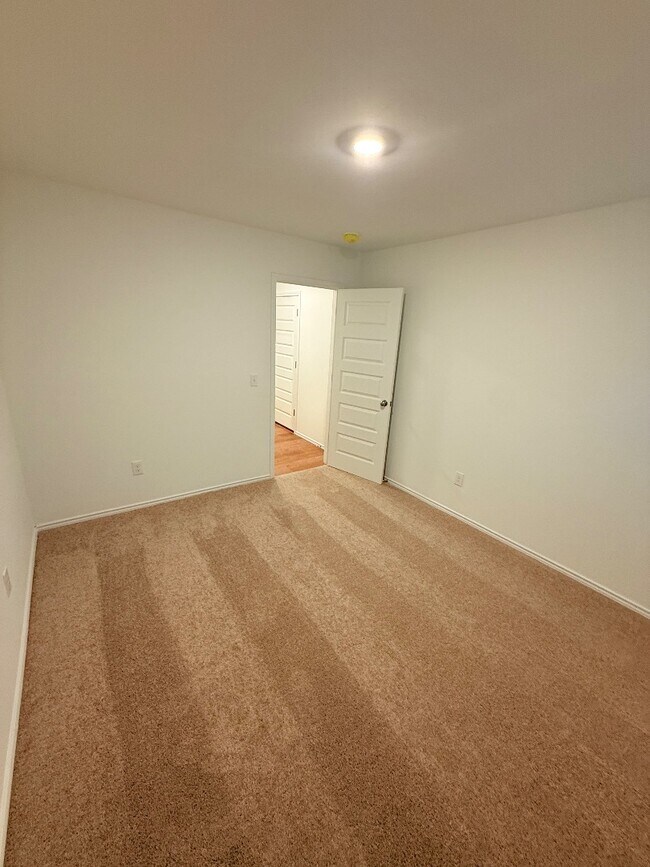 Building Photo - 1840 Black Poplar Wy