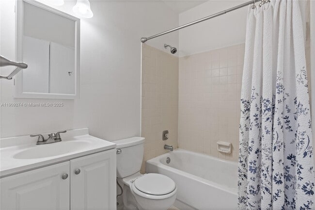 Building Photo - 2331 Dogwood Ct