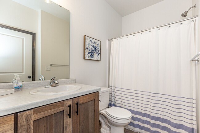 Building Photo - 3-bedroom, 2-bathroom South Fargo Family Home w/ 2 Stall Garage