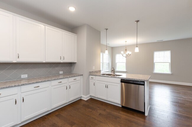 Building Photo - **BE THE LUCKY ONE TO LIVE IN THIS 2022-BUILT UPSCALE COTTAGE HOME IN THE PRESERVE AT BELLE POINTE**