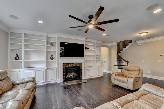 Building Photo - 11653 Parkside Ave