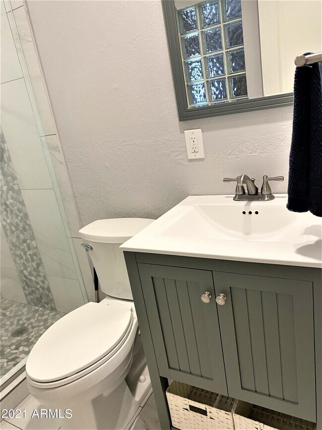 Building Photo - 7429 E Almeria Rd