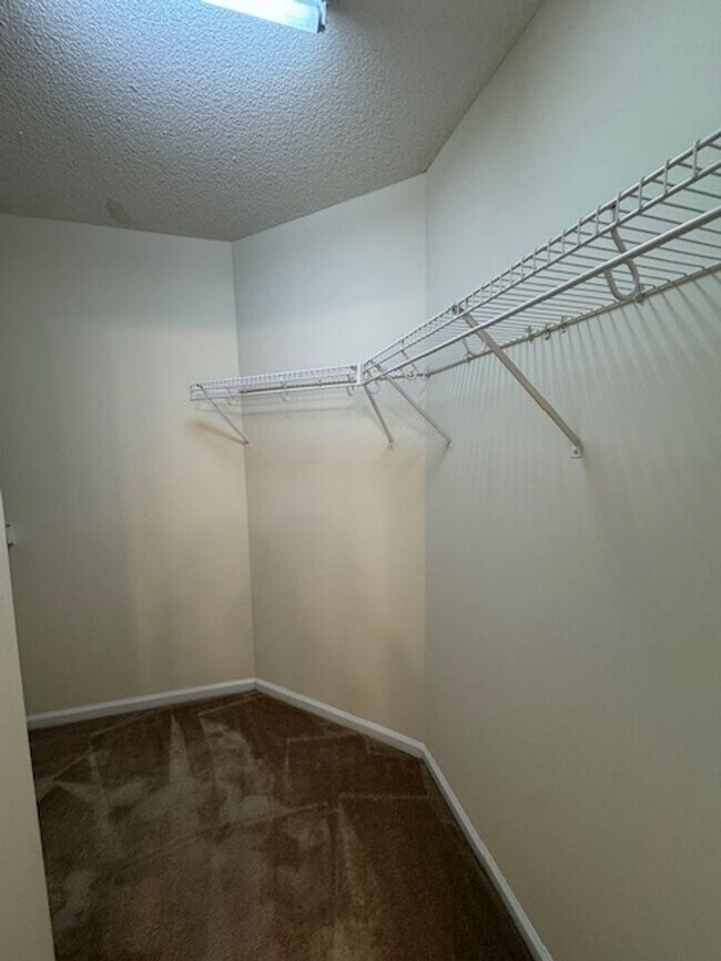 Building Photo - Holton Place - McClelland Dr.