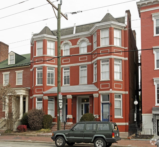 Building Photo - 8-10 E Main St