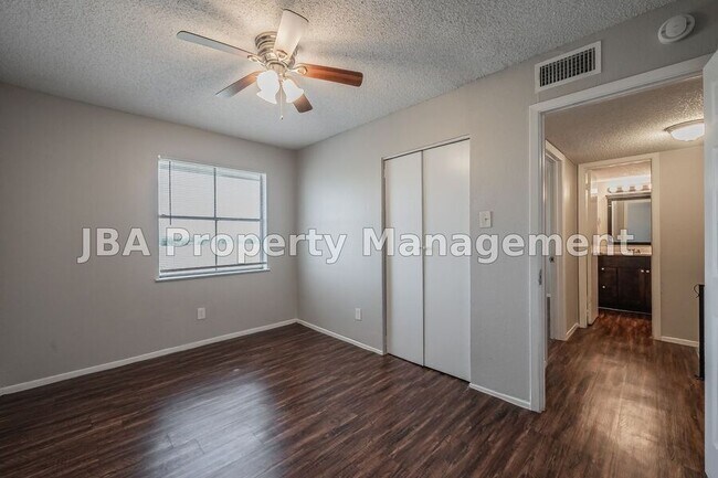 Building Photo - 1770 Farleigh Ct