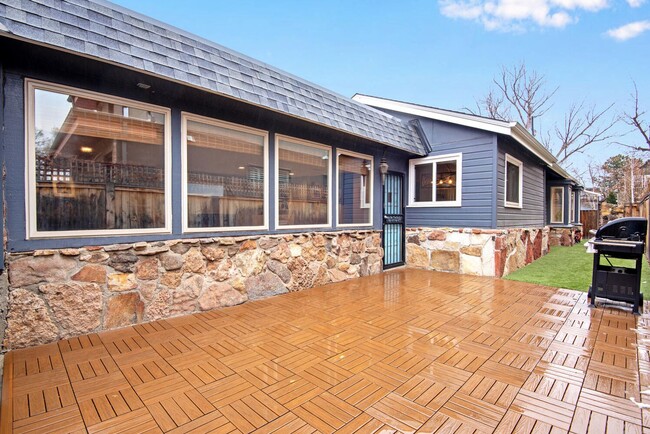Building Photo - Beautifully Renovated Home in the Berkley ...