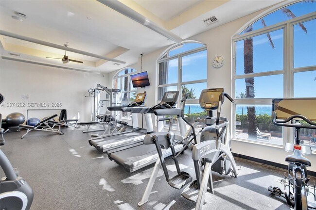 Building Photo - 2080 S Ocean Dr