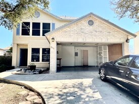 Building Photo - 8018 Chestnut Bluff Dr