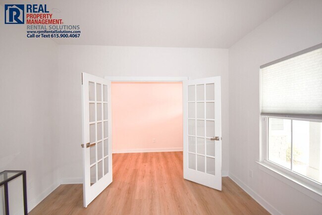 Building Photo - Luxury 4 bd 3.5 bath with office, bonus ro...