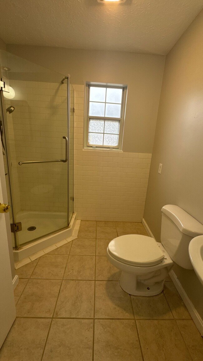 Building Photo - 4023 Summer Pl