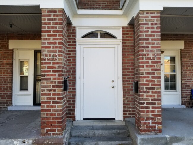 Building Photo - 41st and Troost 2W