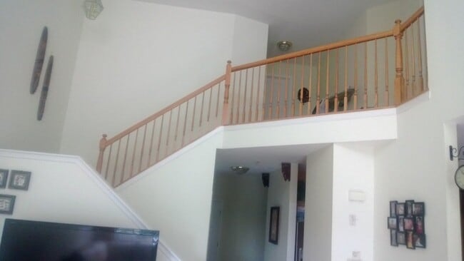 Building Photo - 2027 Juniper Ct