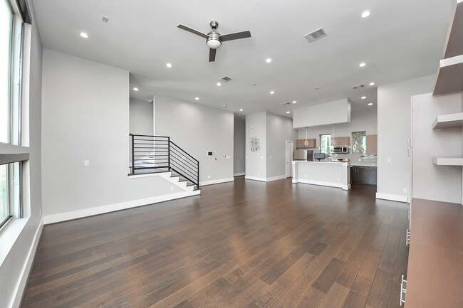 Building Photo - 3204 Sherman St