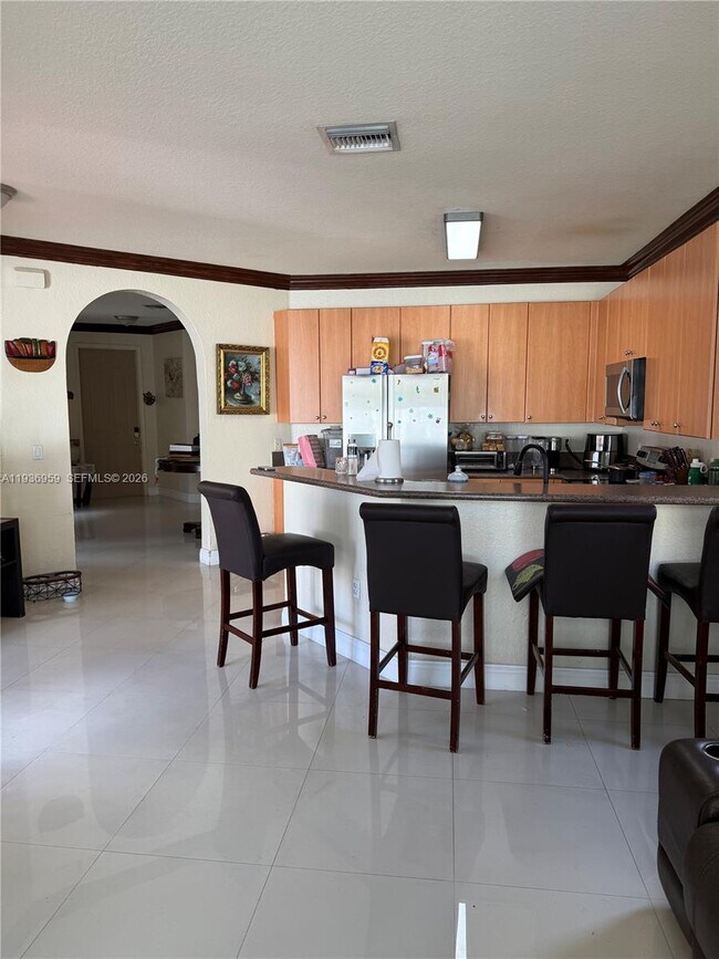 Building Photo - 3951 NE 13th Dr