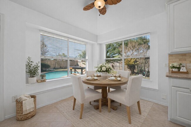 Building Photo - 15619 Winding Valley Dr