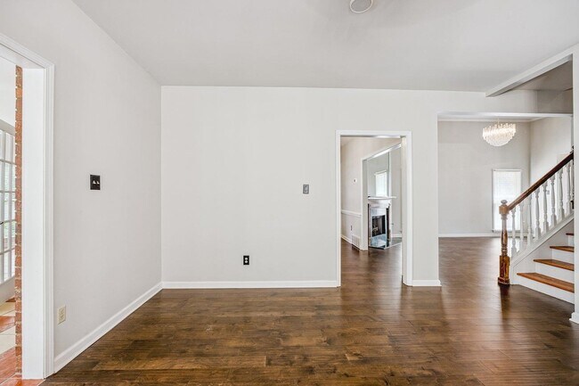 Building Photo - 130 Riverwalk Pl