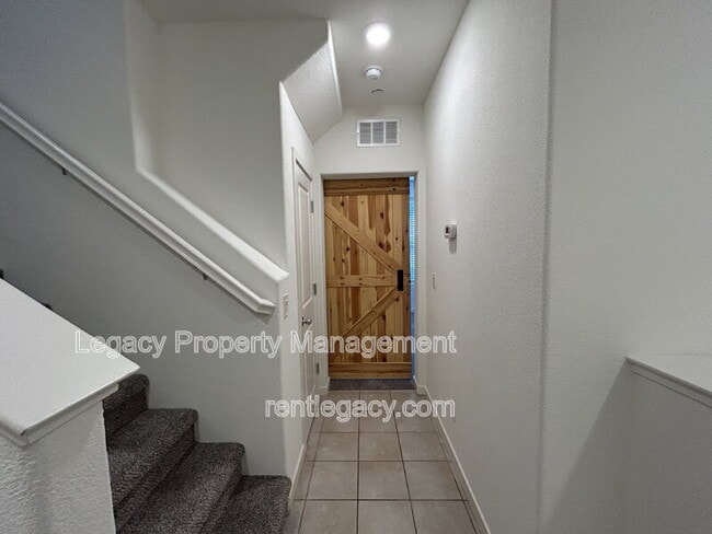 Building Photo - 3998 E Commerce Way