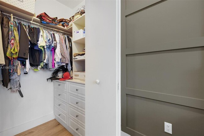 Building Photo - 7852 NW 116 Pl