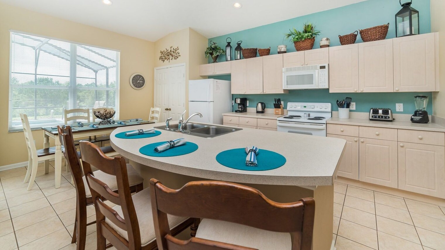 Building Photo - 8137 Sun Palm Dr