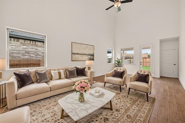 Building Photo - 7327 Blue Gentiana Ln