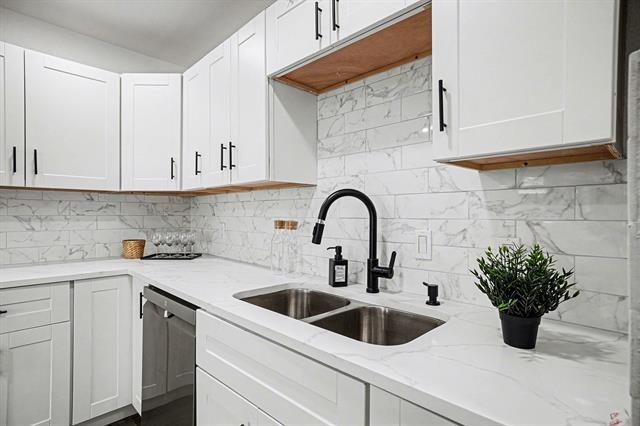 Building Photo - 716 E Pecan St