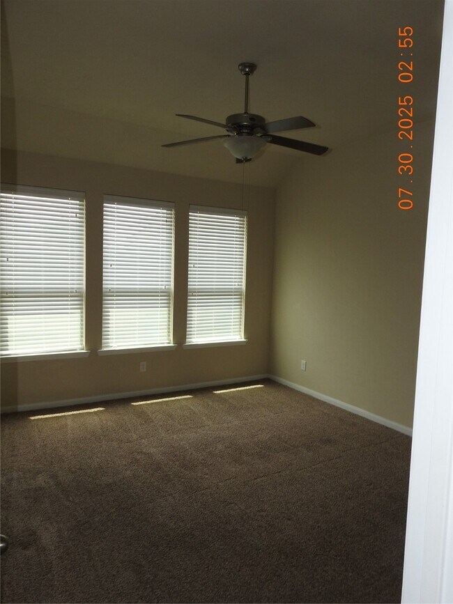 Building Photo - 3667 Raintree Village Dr