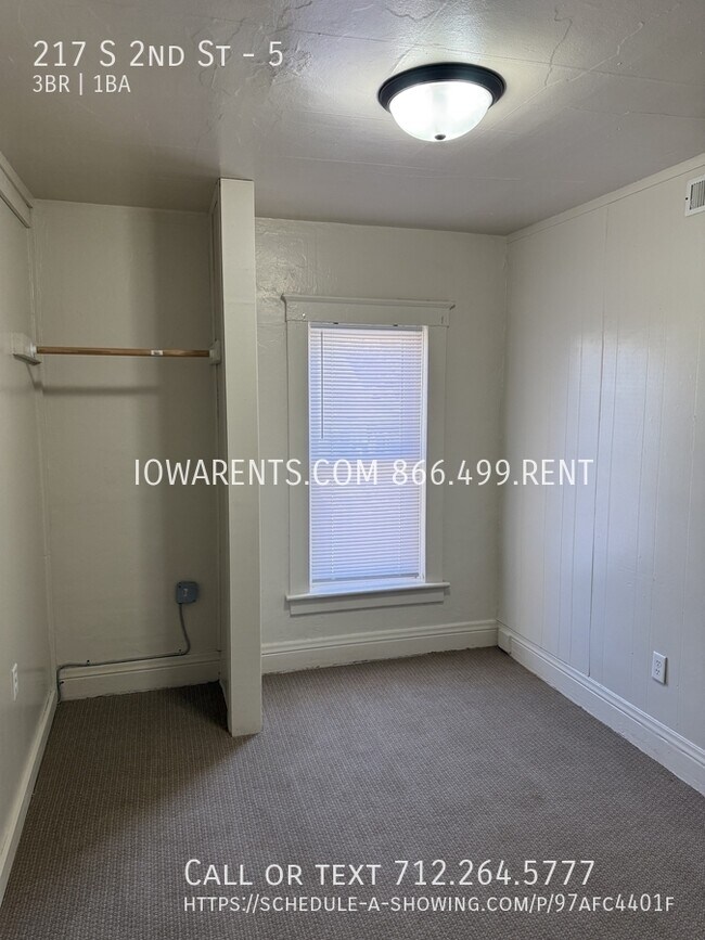 Building Photo - 217 S 2nd St