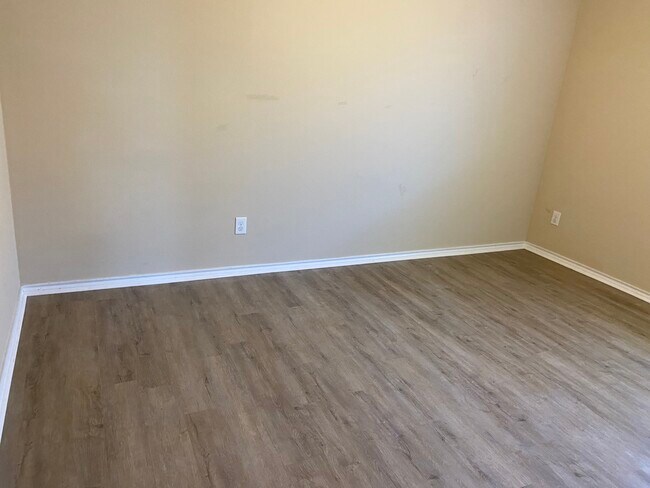 Building Photo - 4512 Gunnison Dr