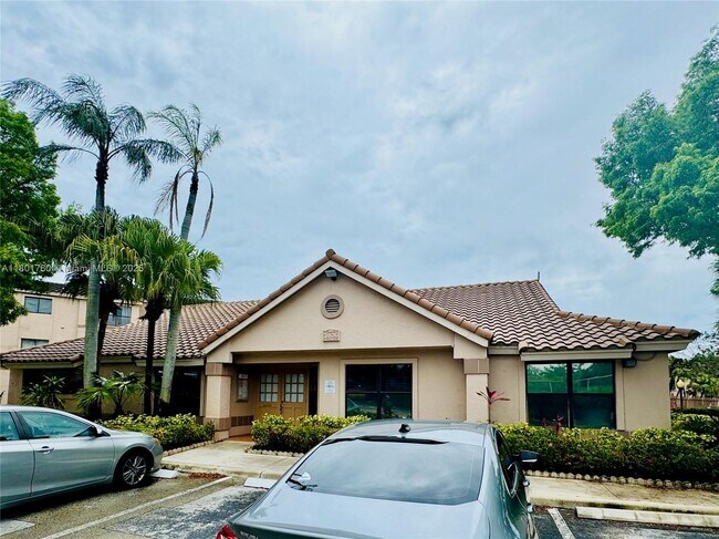 Building Photo - 2900 S University Dr