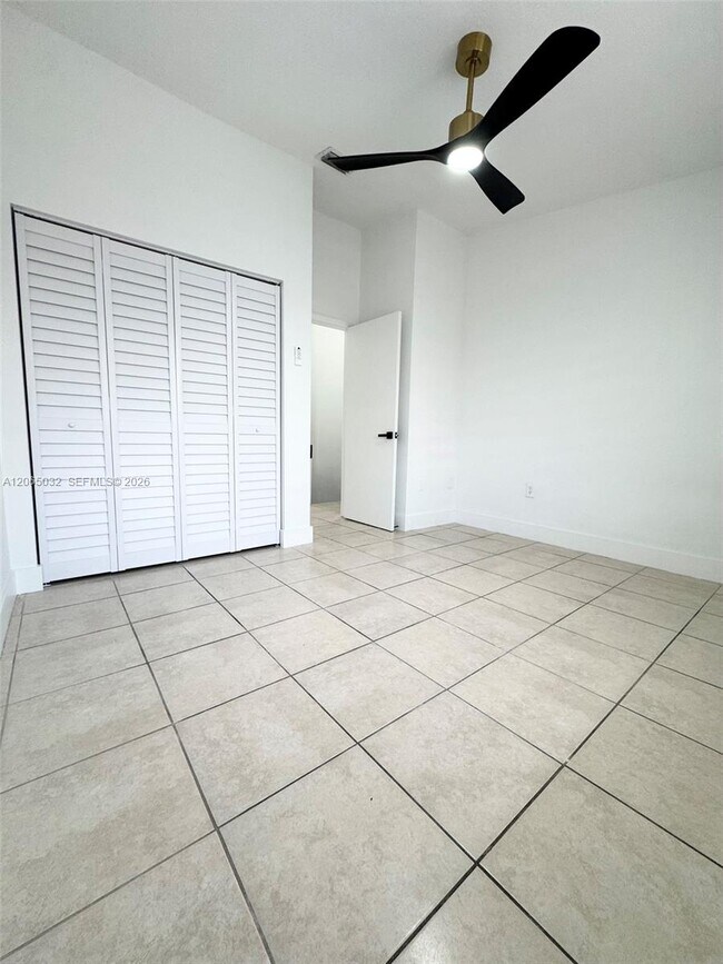 Building Photo - 5580 W 26th Ct
