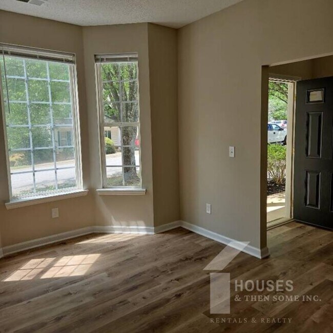 Building Photo - 210 Stapleford Park Dr