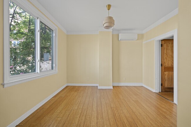 Building Photo - 6 Rademan Pl