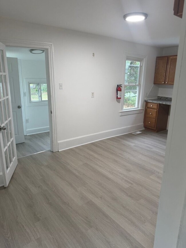 Building Photo - Newly Renovated Move-In Ready 4 Bed, 1.5 Bath Home in Millville