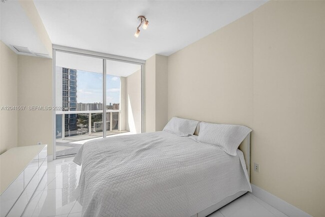 Building Photo - 18201 Collins Ave